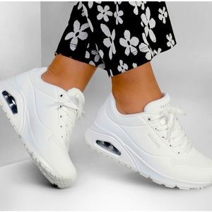Skechers Los Angeles White Uno Sneakers